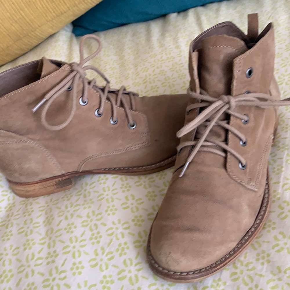 Sam Edelman tan suede booties